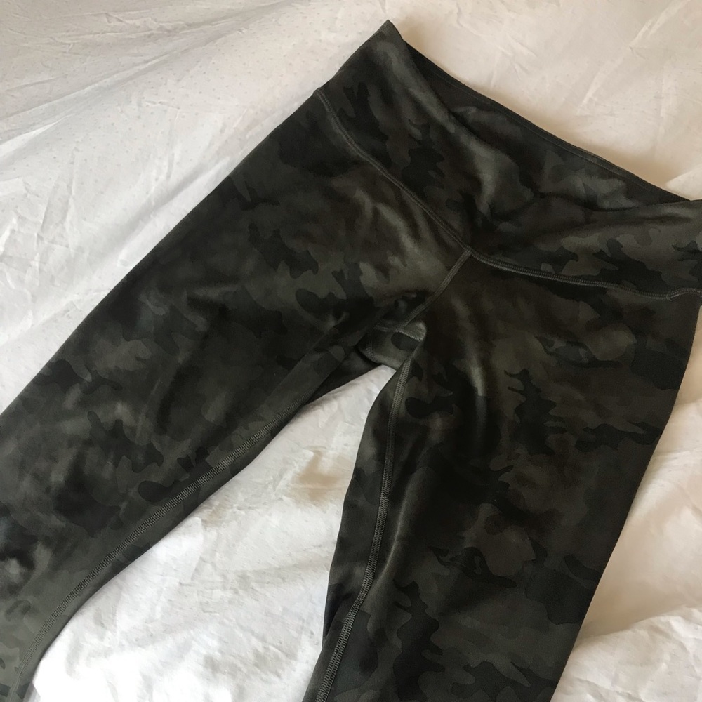 Lululemon Camo Crop Leggings